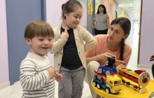 ჯო ენის საქველმოქმედო აქცია რუსთავში